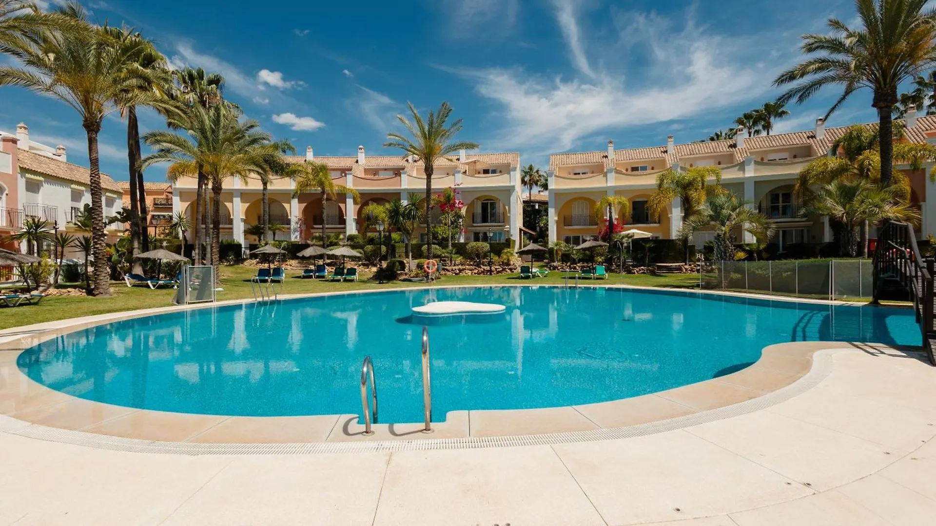 Holiday House Next To The Beach In Las Dunas, Bahia De Marbella Tatil Evi