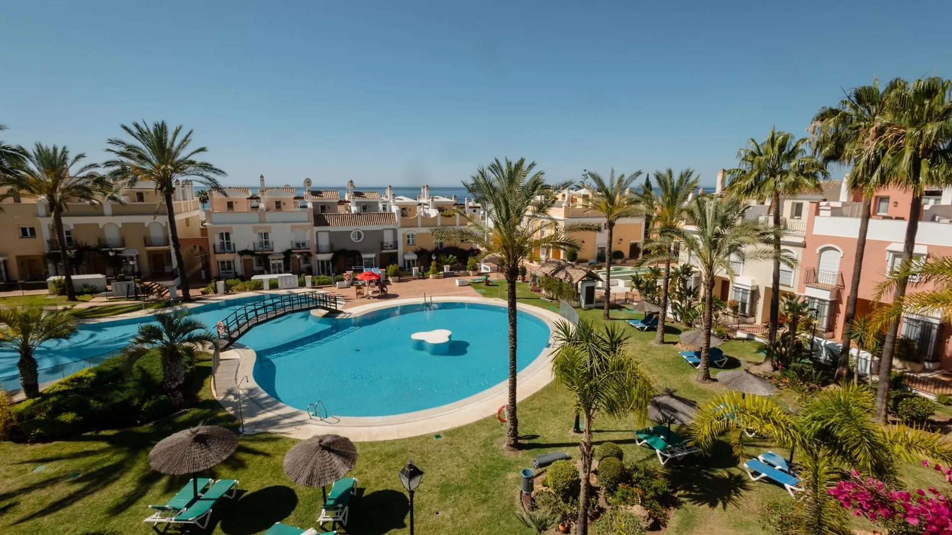 Tatil Evi Holiday House Next To The Beach In Las Dunas, Bahia De Marbella