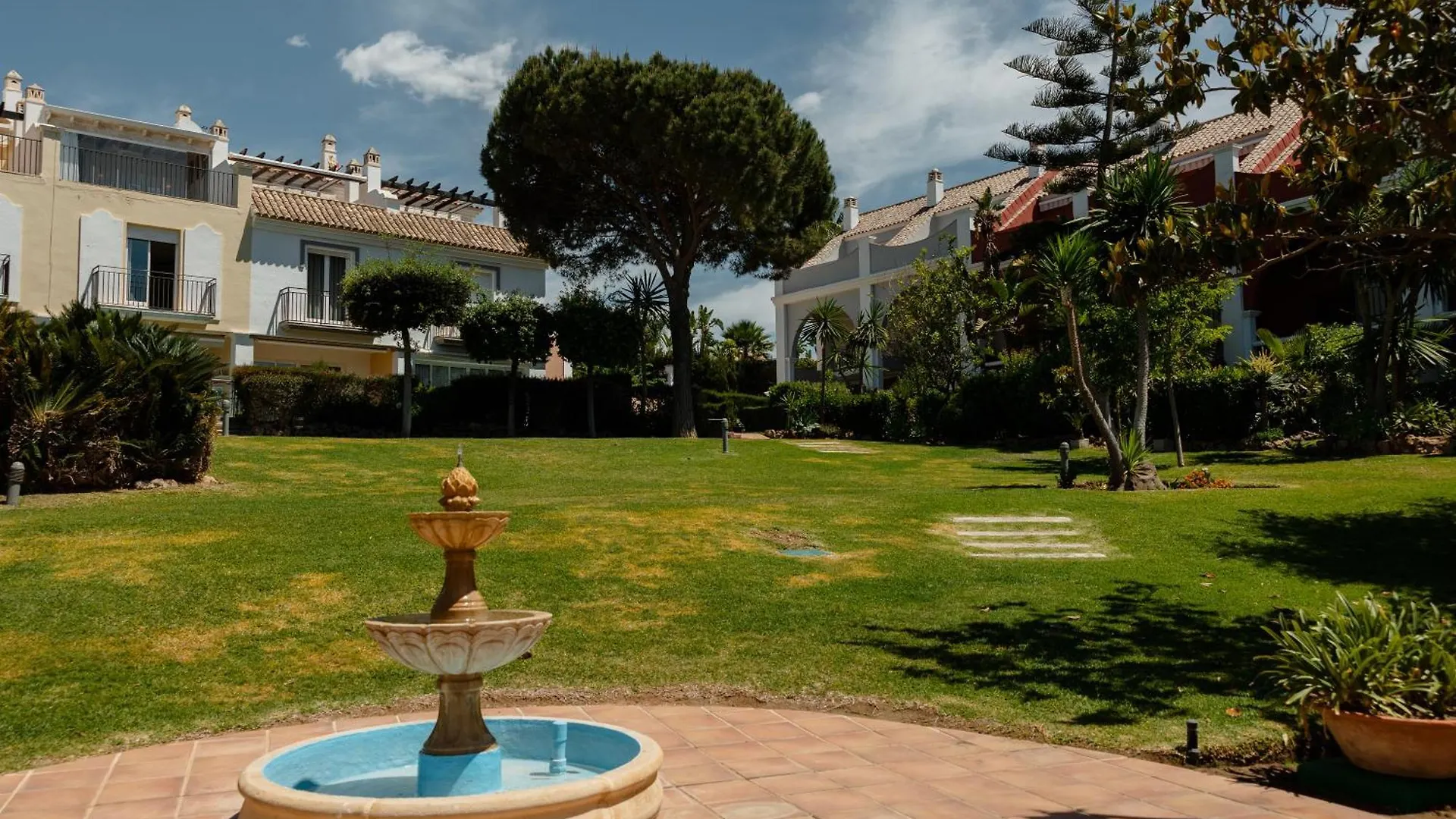 Holiday House Next To The Beach In Las Dunas, Bahia De Marbella İspanya