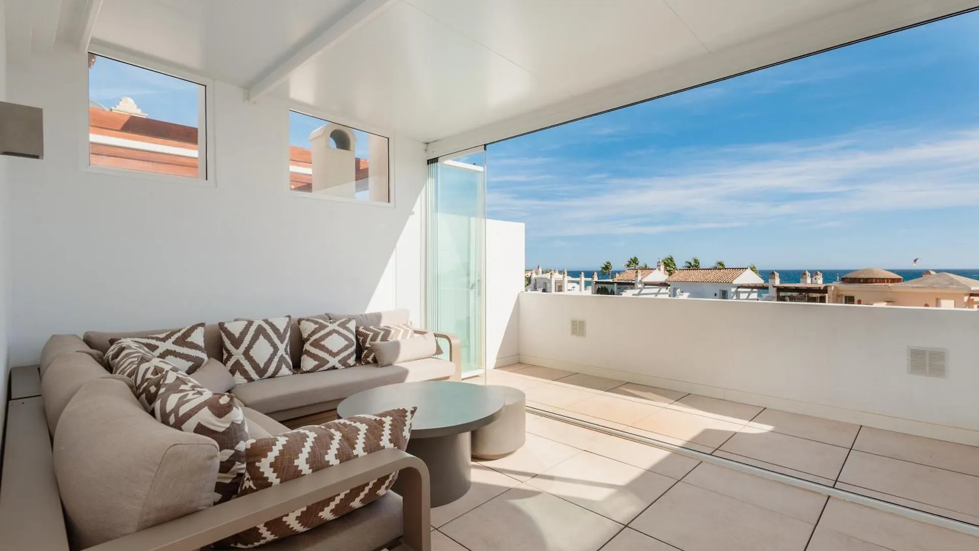 Holiday House Next To The Beach In Las Dunas, Bahia De Marbella