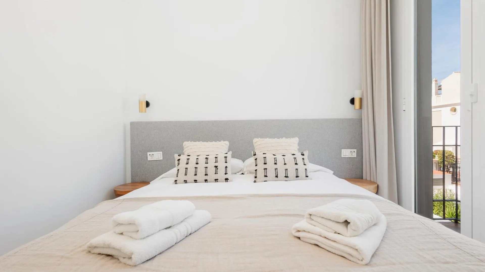 Tatil Evi Holiday House Next To The Beach In Las Dunas, Bahia De Marbella İspanya