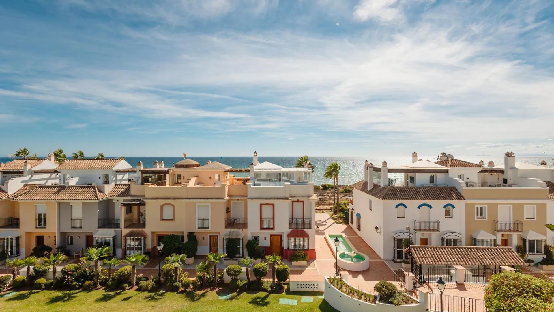 Tatil Evi Holiday House Next To The Beach In Las Dunas, Bahia De Marbella İspanya
