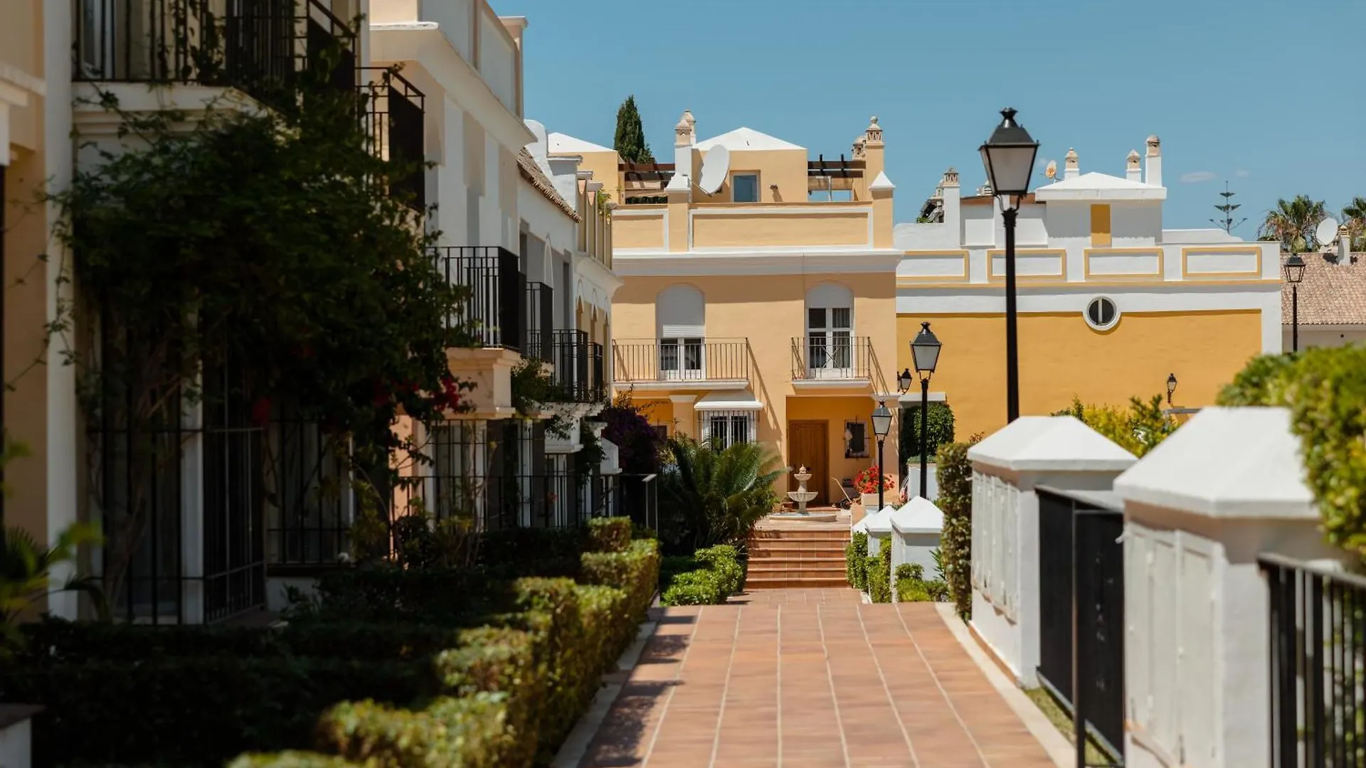 Сasa de vacaciones Holiday House next to the beach in Las Dunas, Bahía de Marbella