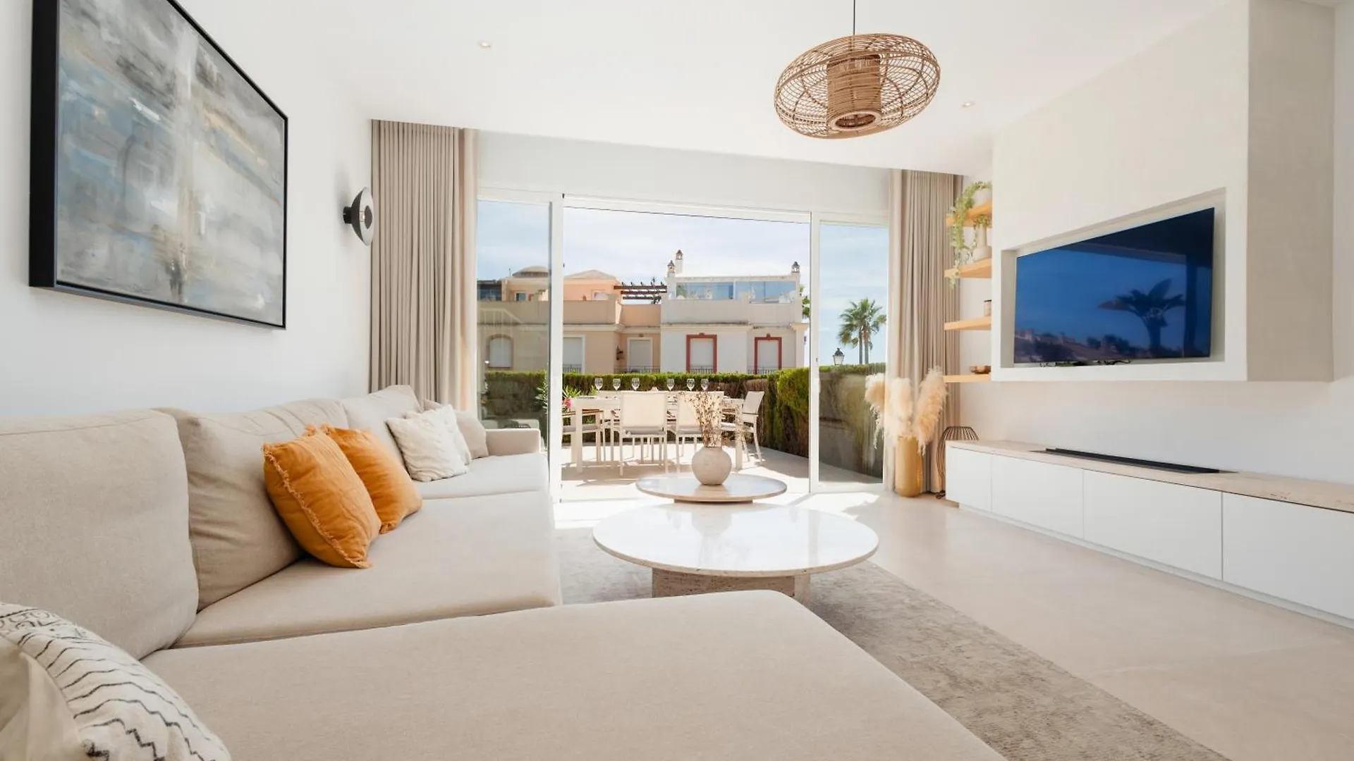 Holiday House next to the beach in Las Dunas, Bahía de Marbella