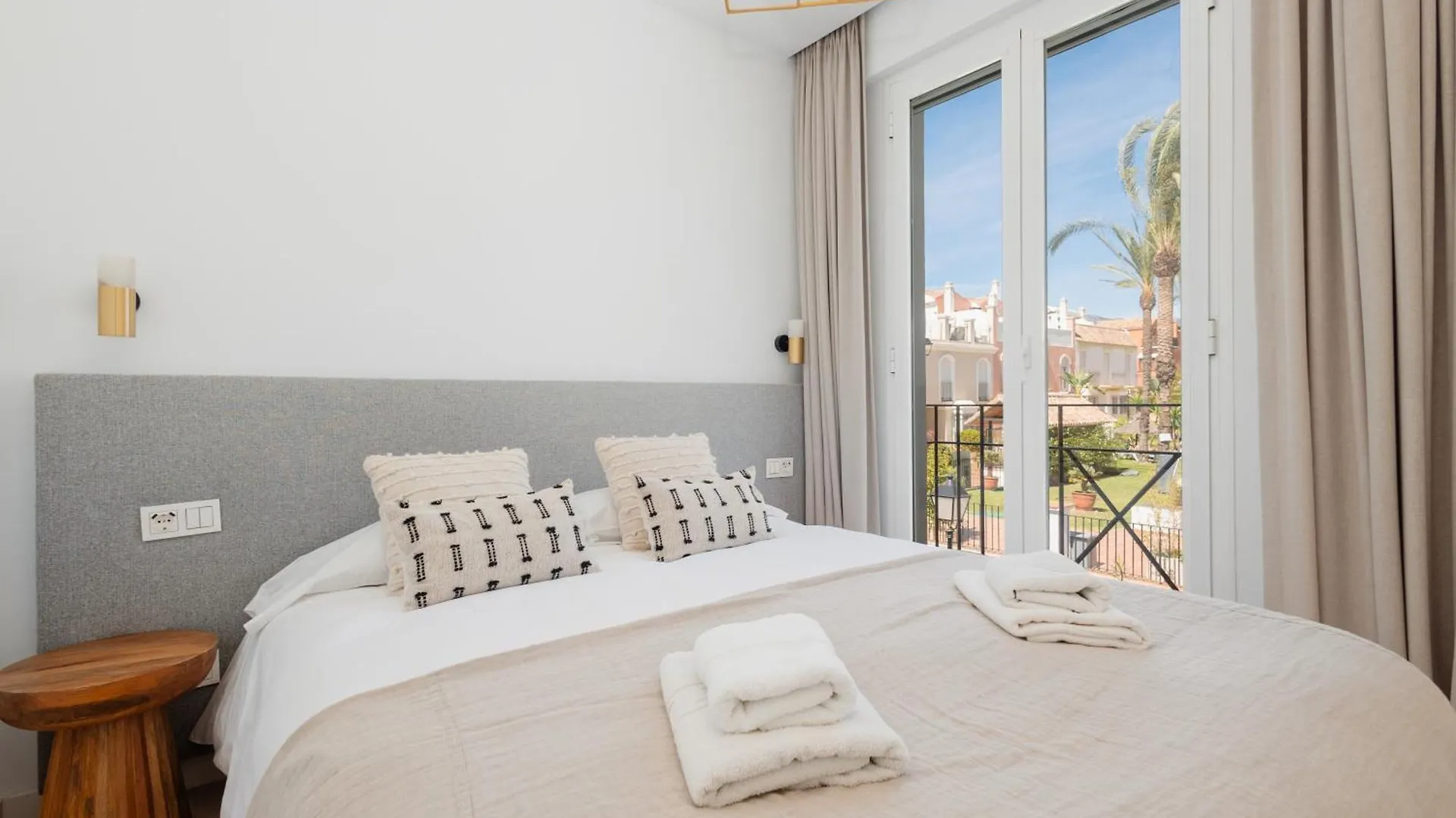 Holiday House next to the beach in Las Dunas, Bahía de Marbella 0*,