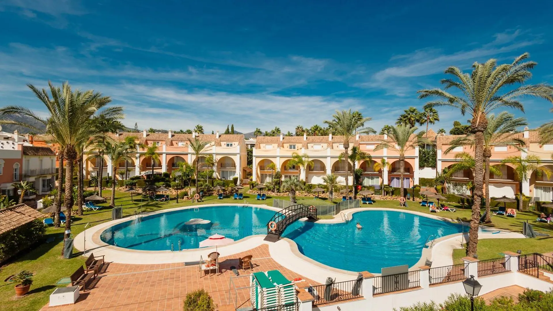 Holiday House next to the beach in Las Dunas, Bahía de Marbella